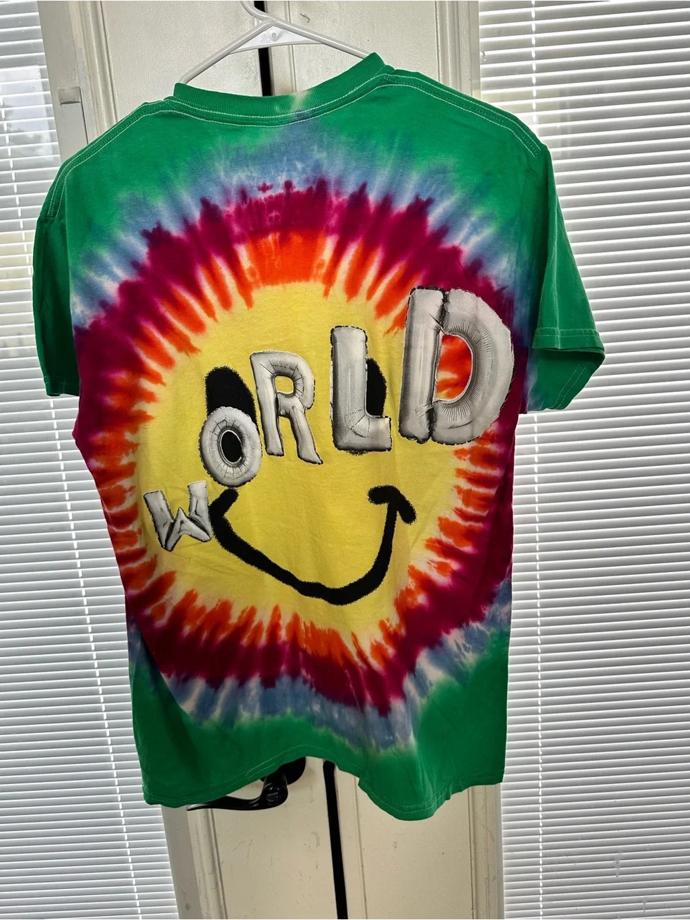 Travis Scott Astroworld Smiley Tie-Dye Graphic T-Shirt - Picture 5 of 8